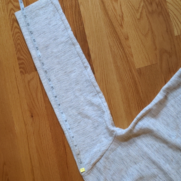 GAP Heathered Gray Pullover Ribbed Knit - Picture 4 of 7